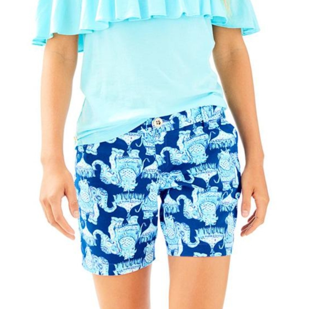 Lilly Pulitzer / Blue & White Elephant Deep Indigo Joy Ride Jayne 7” Shorts
